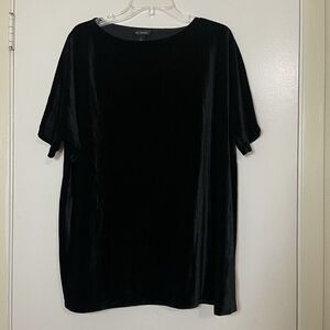 NWOT ST. JOHN Black velour holiday boat neck short sleeve top size Large